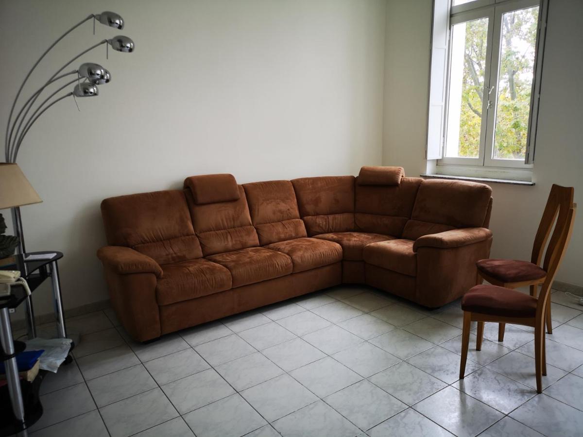 Appartement De 105M2, Balcon Sur Cours De La Republique Narbonne Luaran gambar