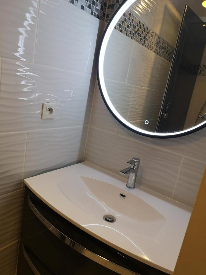 Appartement De 105M2, Balcon Sur Cours De La Republique Narbonne Luaran gambar